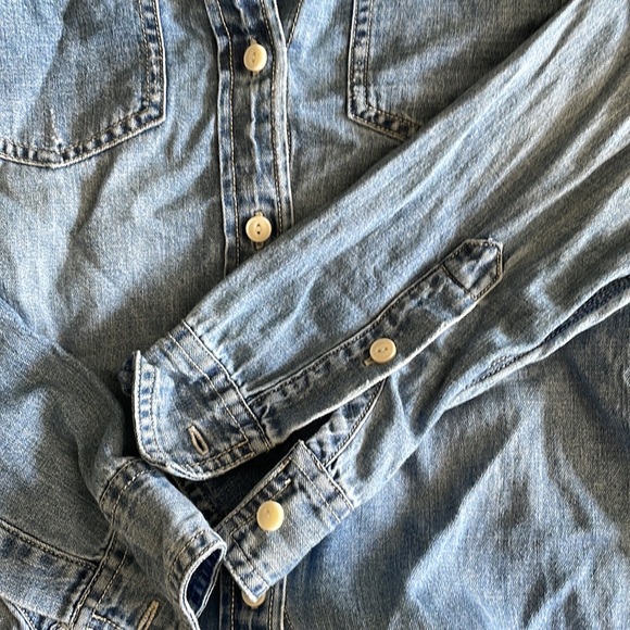 J crew chambray button down - Picture 3 of 4
